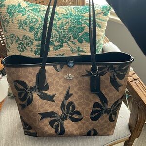 Coach City Tote Bag Signature Canvas Bow Print Shoulder Bag